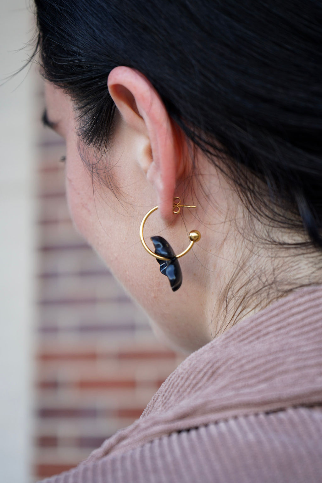 Magnolia Hoops - Black
