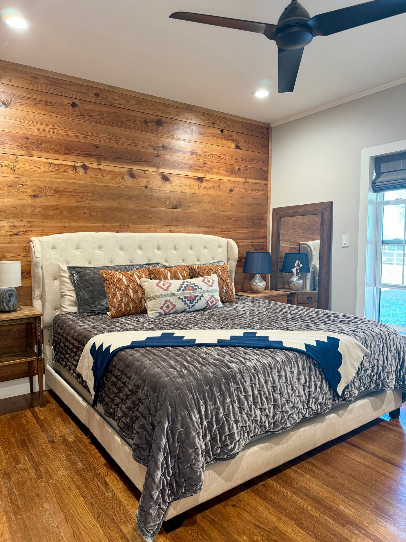 PRESIDIO NAVY + CREAM 100% COTTON -- 54"x74" Oversized Throw Blanket