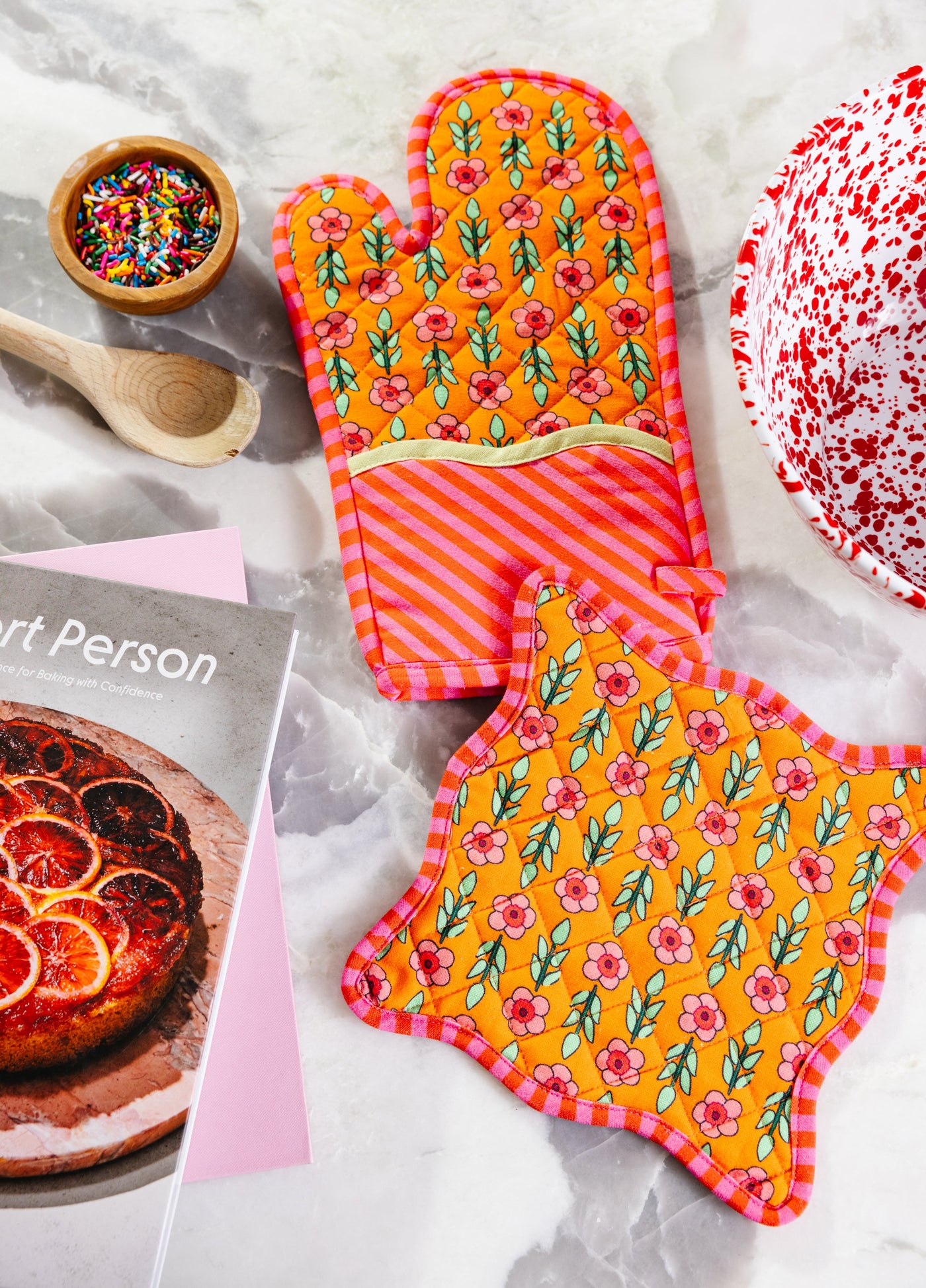 Red Pot Holder & Oven Mitt