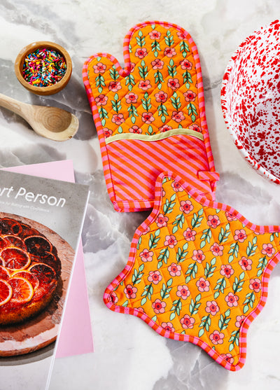 Red Pot Holder & Oven Mitt