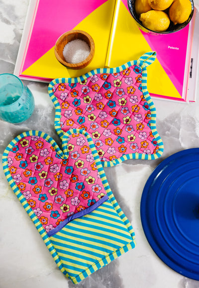 Pink Pot Holder & Oven Mitt