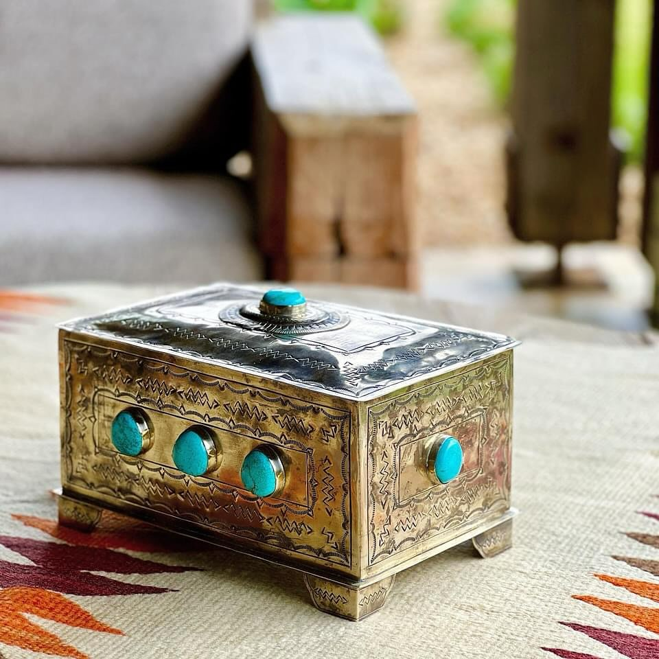 6 Stone Turquoise Box