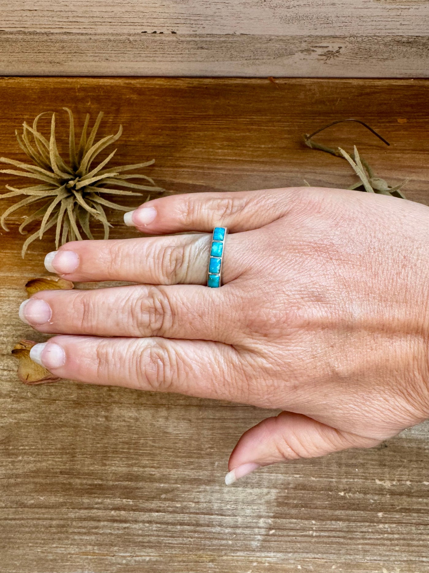 Sterling Silver Kingman Turquoise Band-Style Ring – Size 7.5
