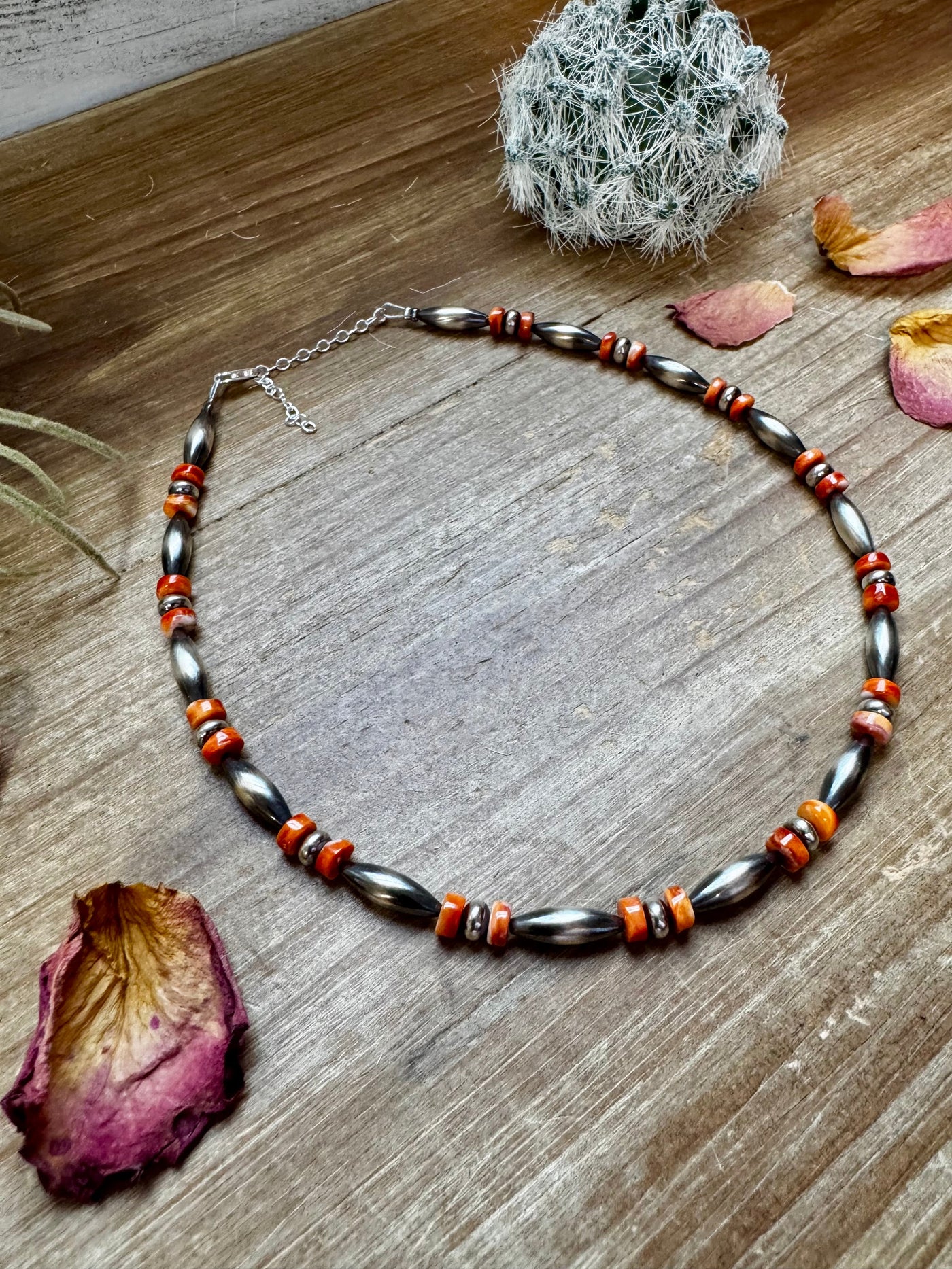 Torpedo choker Sterling Silver Pearls and Orange Spiny