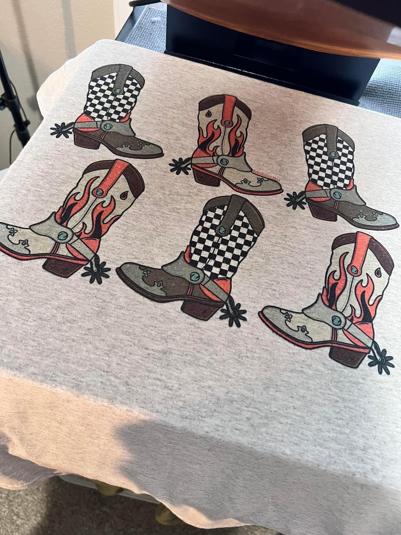 Punchy boot tee