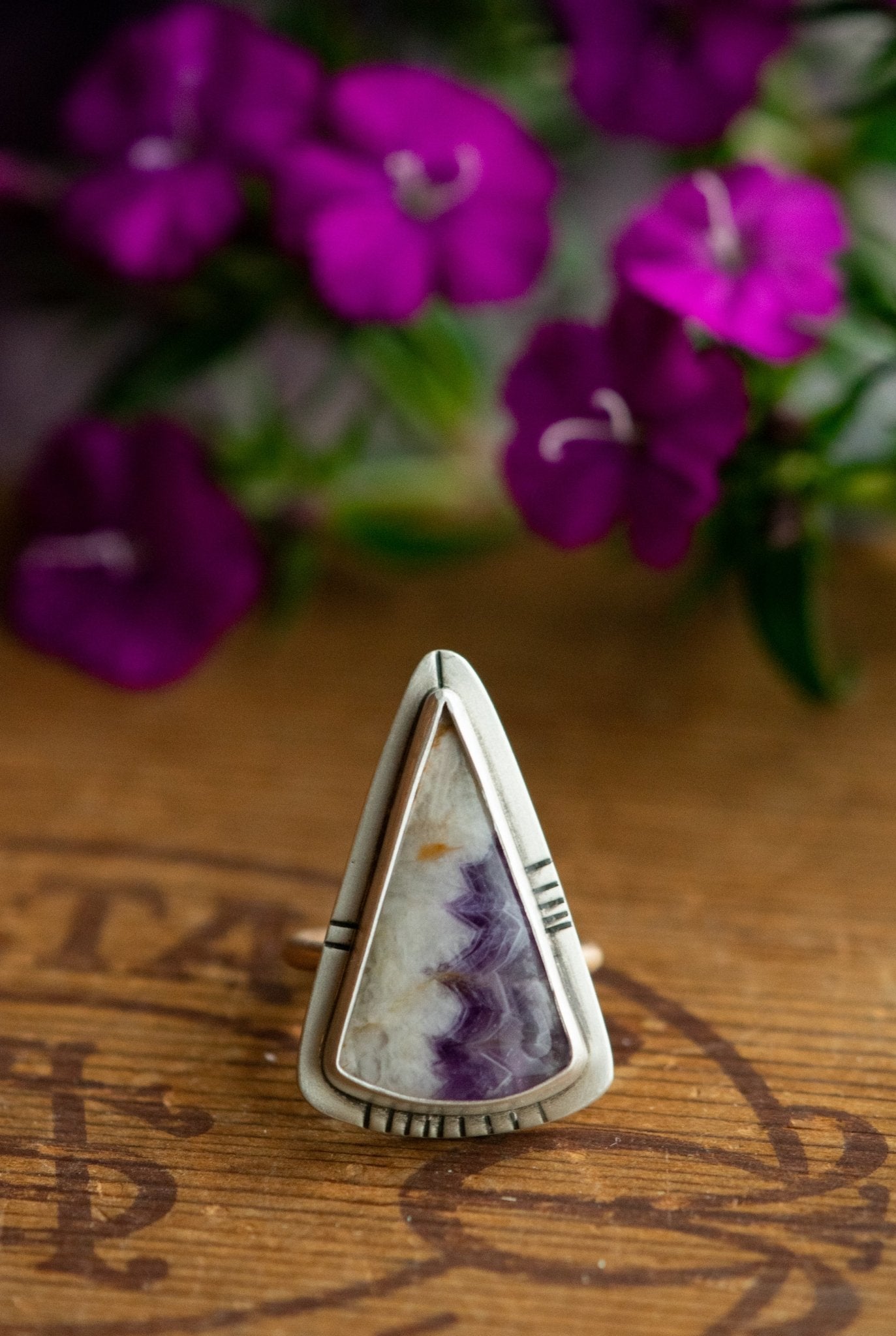 BLOOM AMETHYST RING