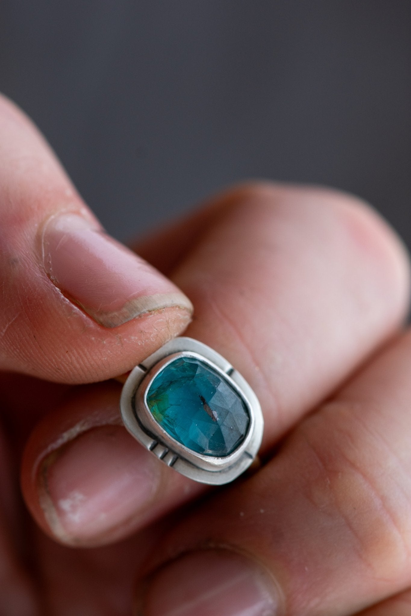 DEEP AQUAMARINE RING