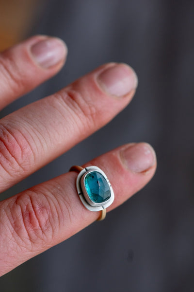 DEEP AQUAMARINE RING