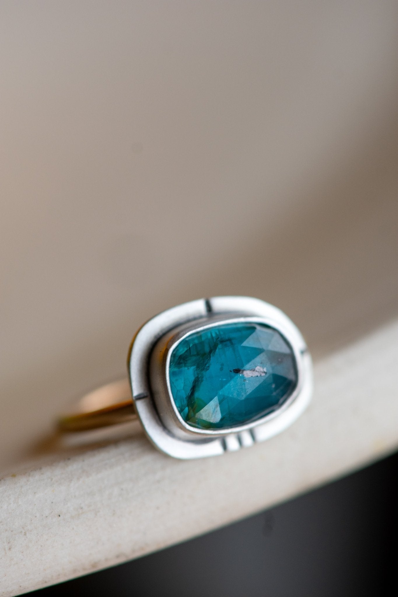 DEEP AQUAMARINE RING