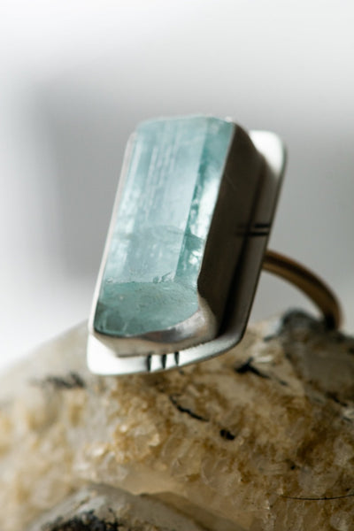 DELIGHTFUL AQUAMARINE RING