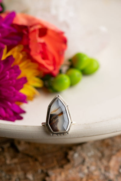 DISTANT SKIES MONTANA AGATE RING