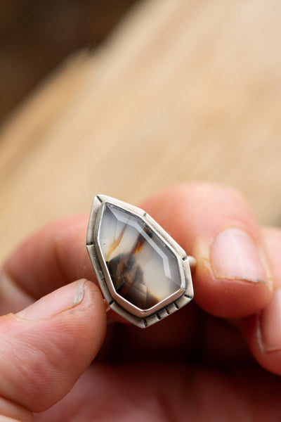 DISTANT SKIES MONTANA AGATE RING