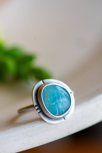 EGGED ON AQUAMARINE RING