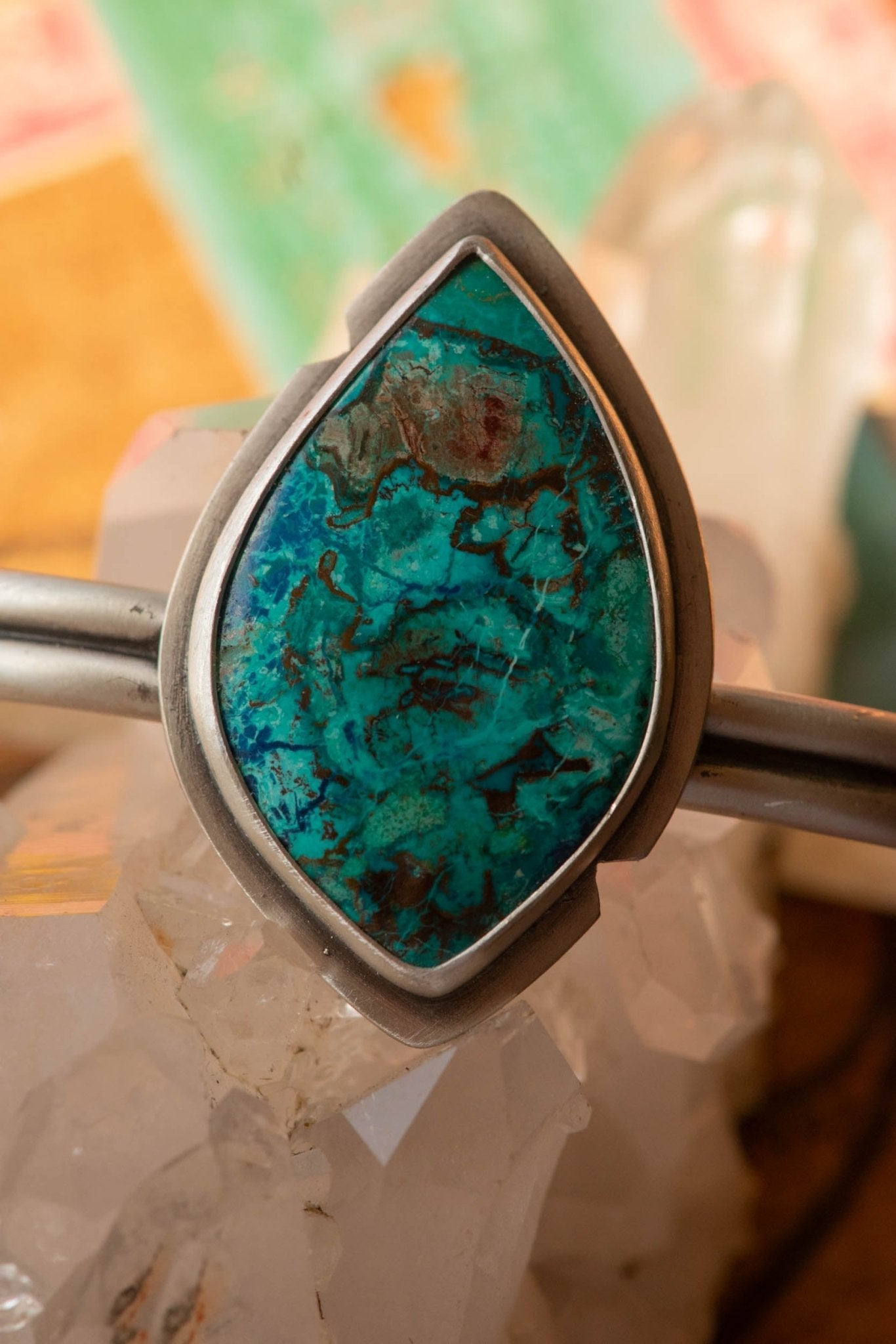ELECTRIC SHATTUCKITE CUFF