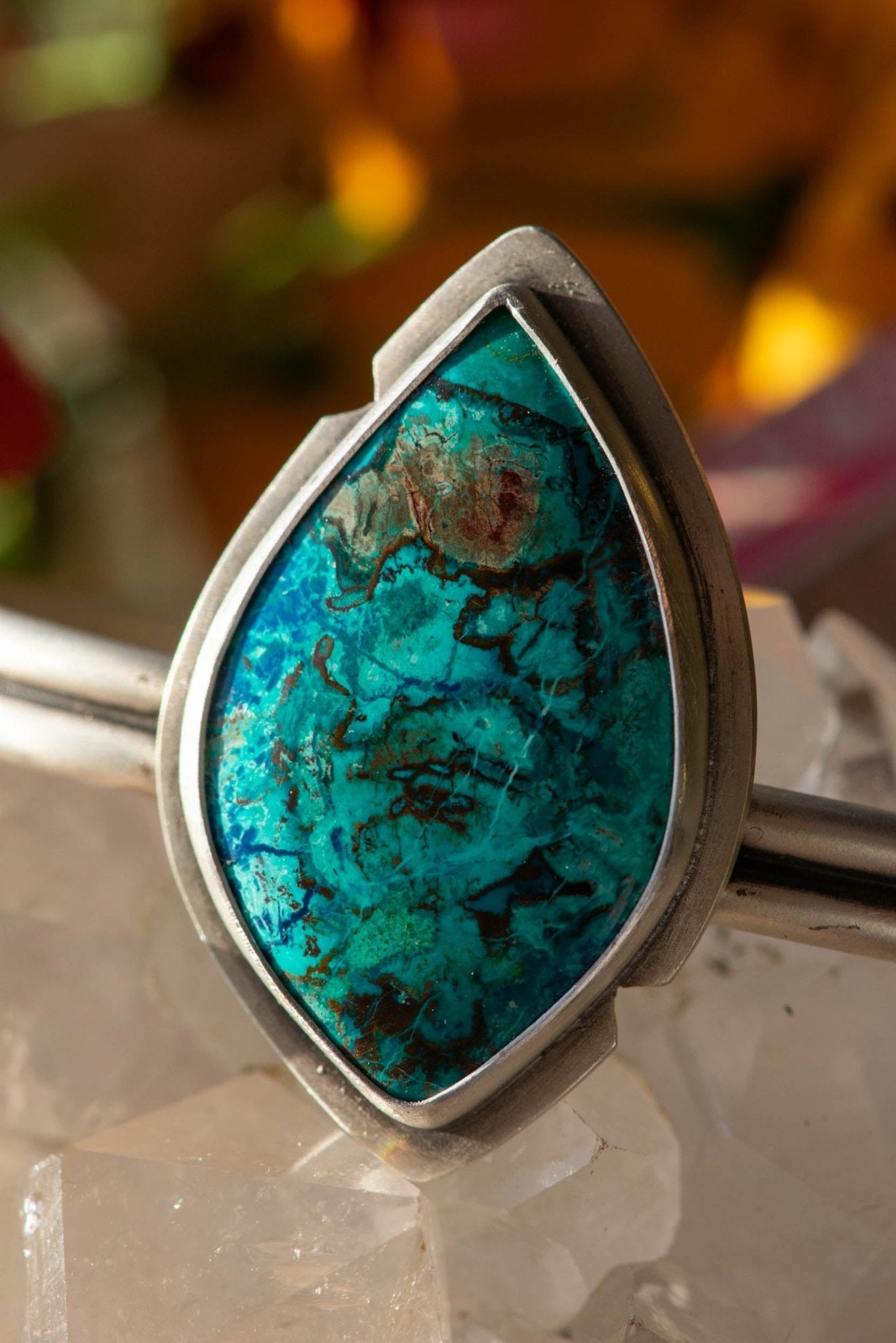 ELECTRIC SHATTUCKITE CUFF