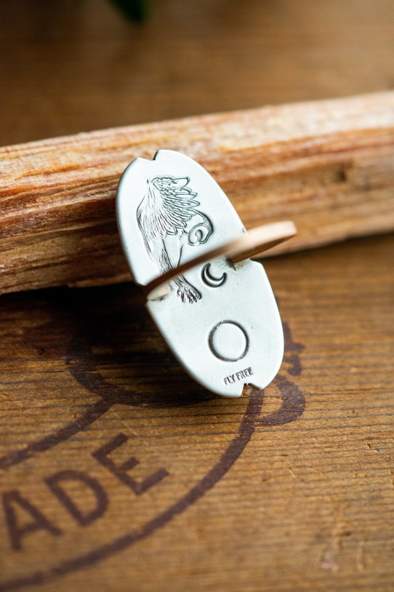 EMANATE AMETHYST RING