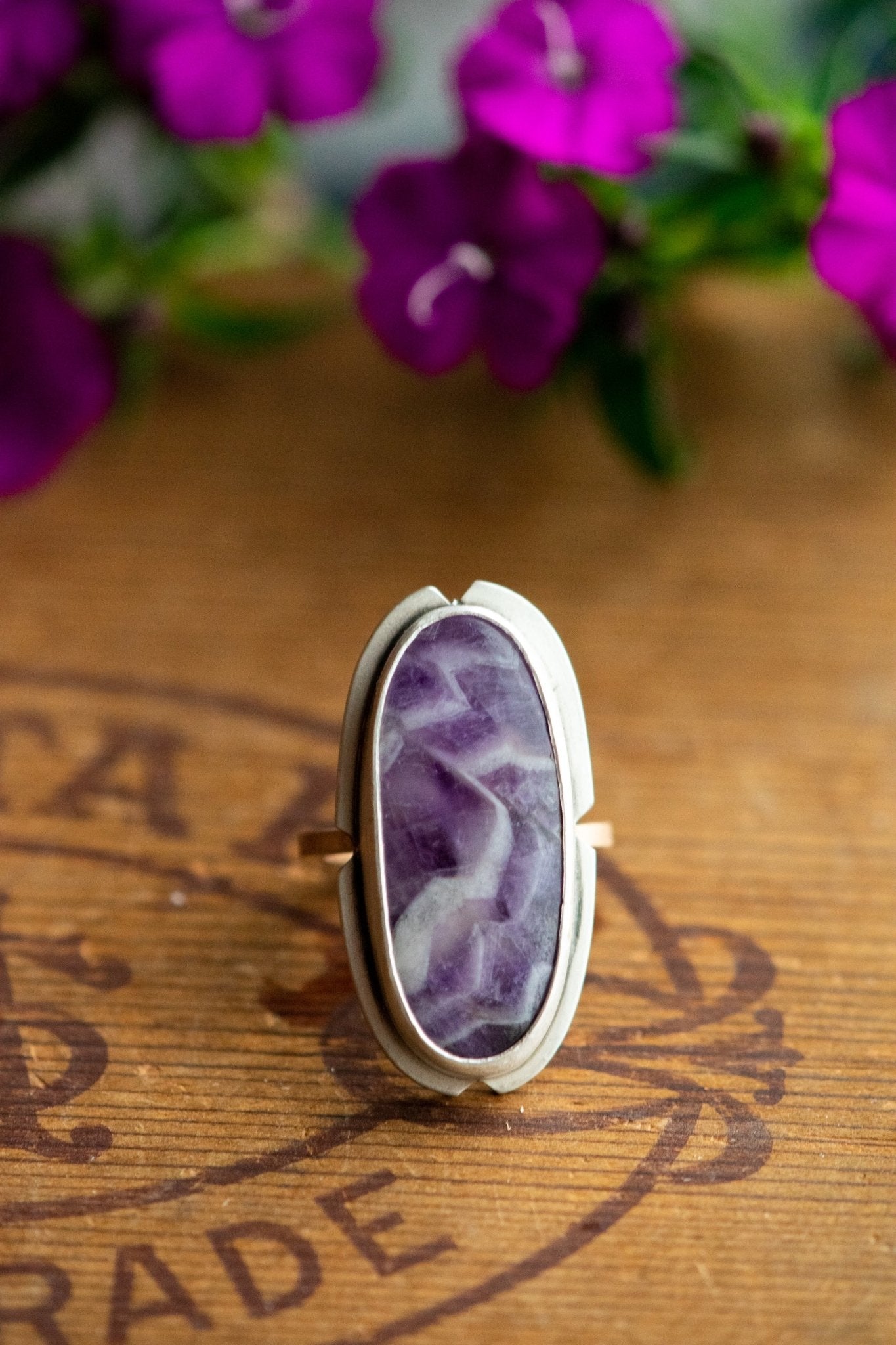 EMANATE AMETHYST RING