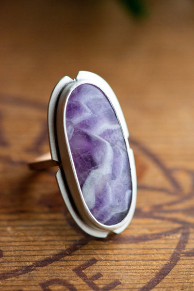 EMANATE AMETHYST RING