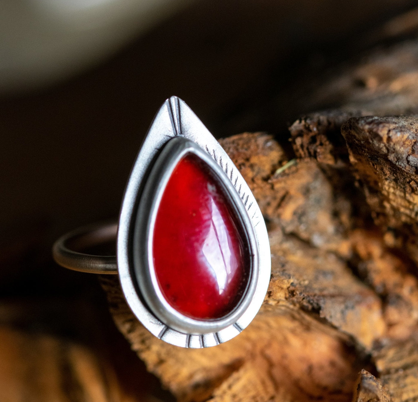 GARNET BRIGHT RING