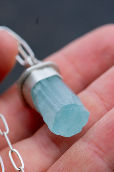 LIGHTED WAY AQUAMARINE NECKLACE