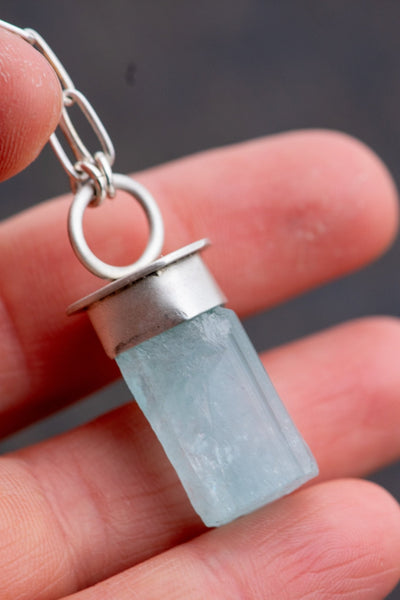 LIGHTED WAY AQUAMARINE NECKLACE
