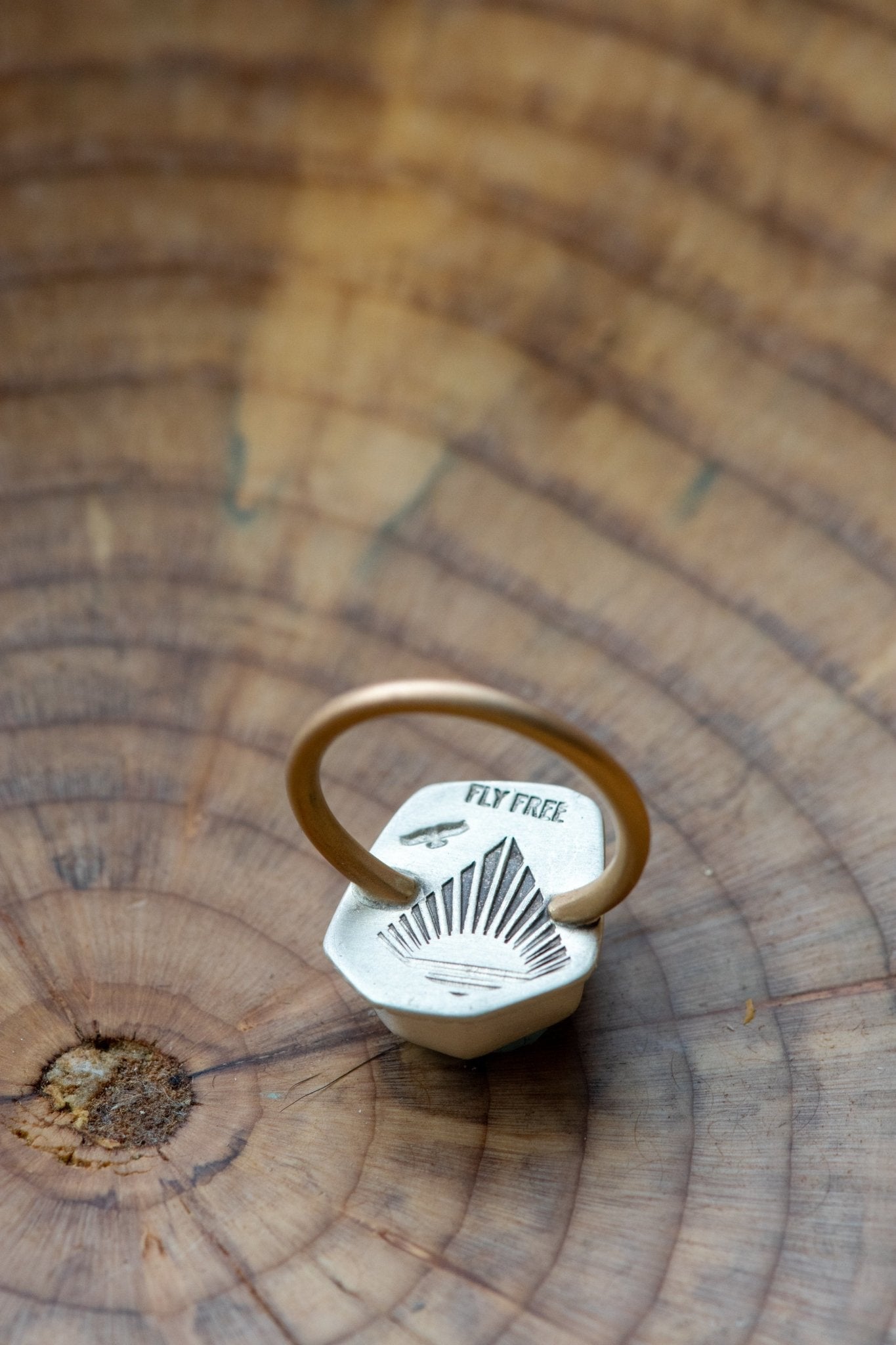 LUSTROUS AQUAMARINE RING