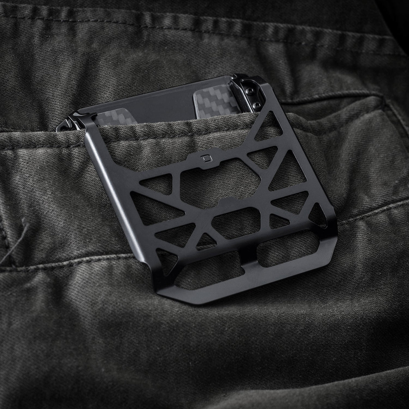 M1 CHASSIS CLIP
