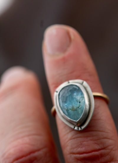 RIPPLE AQUAMARINE RING