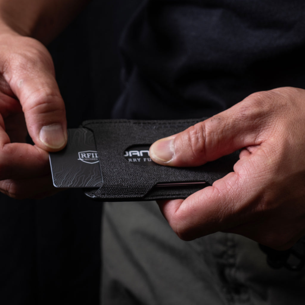 S1 STEALTH™ MAGSAFE PHONE WALLET