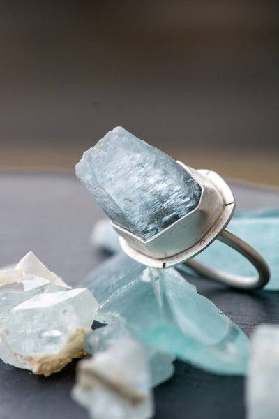 THE ICEBERG WILDCARD AQUAMARINE RING