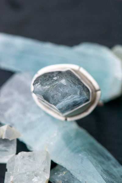 THE ICEBERG WILDCARD AQUAMARINE RING