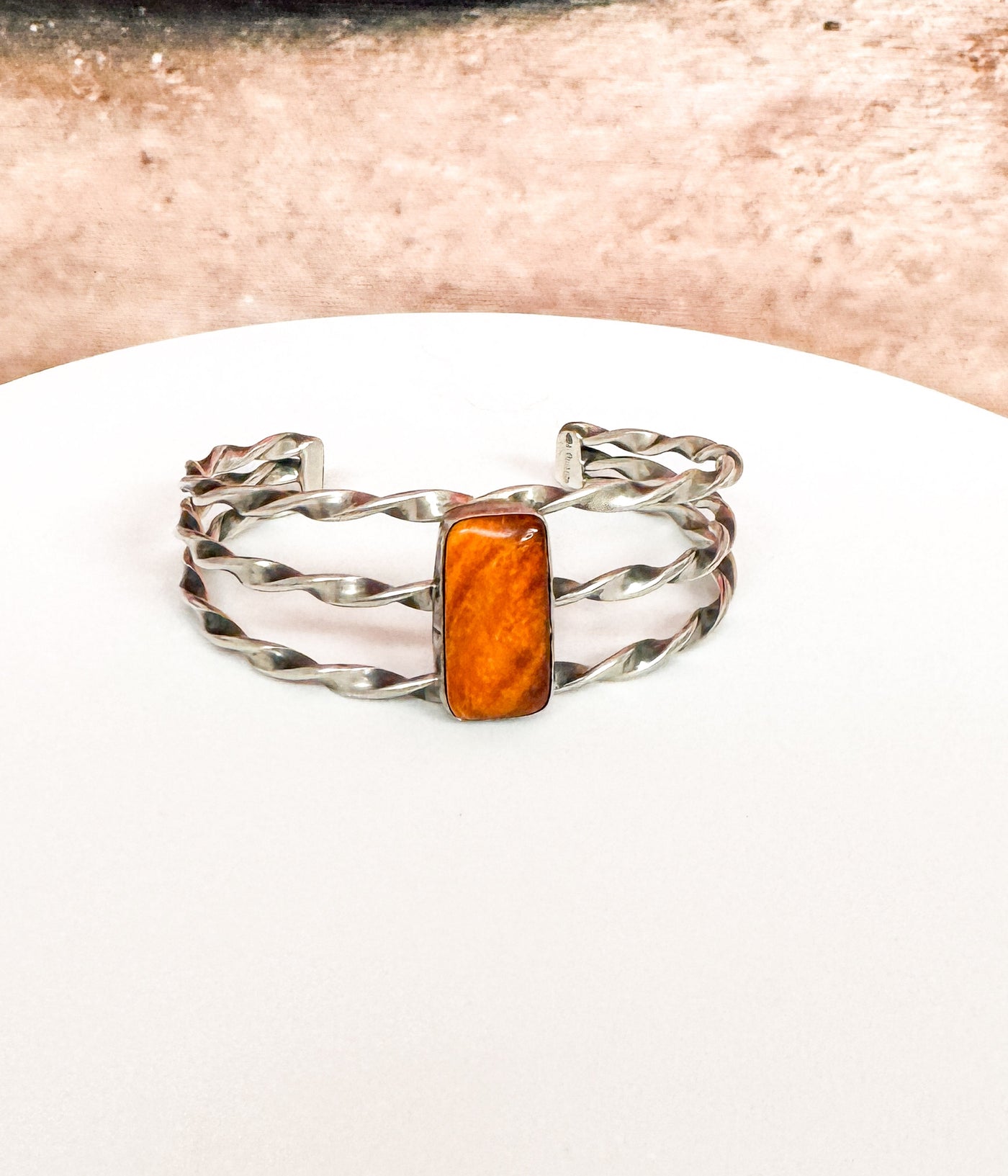 Spiny Oyster Twist Cuff