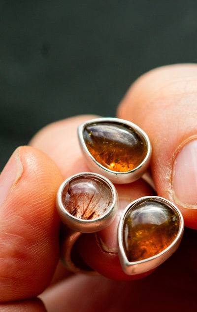 WINGED LIGHT GARNET RING