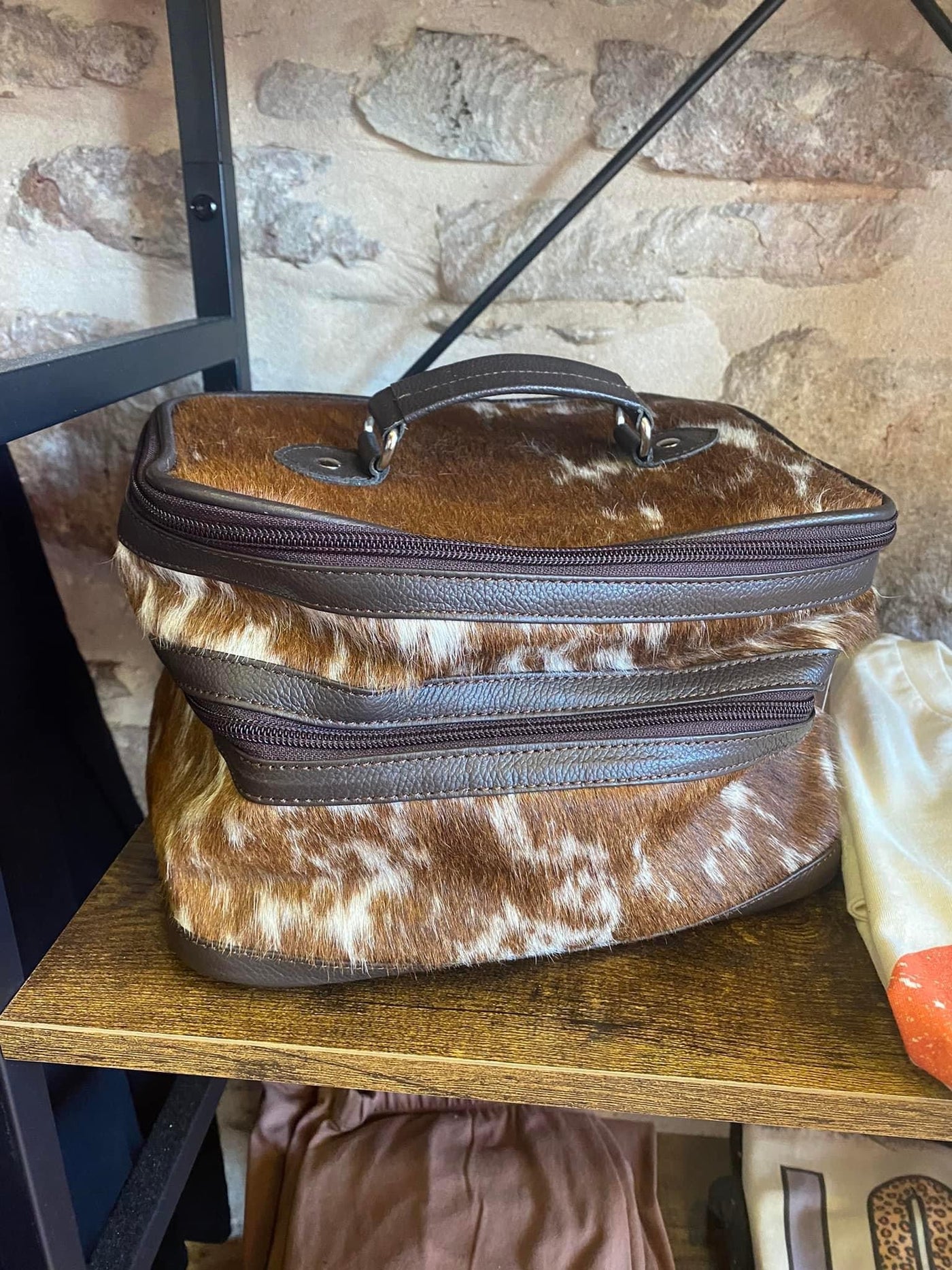 Cowhide cosmetic bag - Brazen Ranch